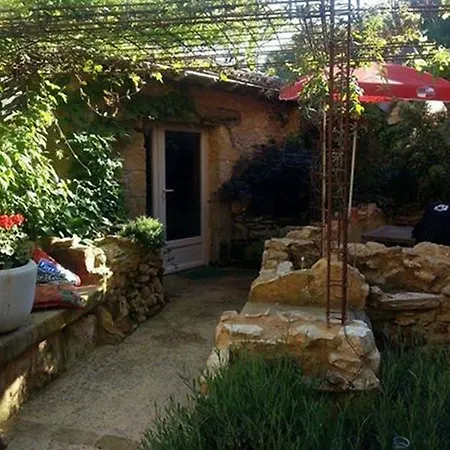 Le Clos Mandalou לינה וארוחת בוקר 3*